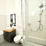 Geraeumiges In *