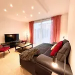Geraeumiges In Apartmán *