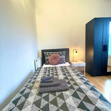Geraeumiges In Apartamento Coblenza