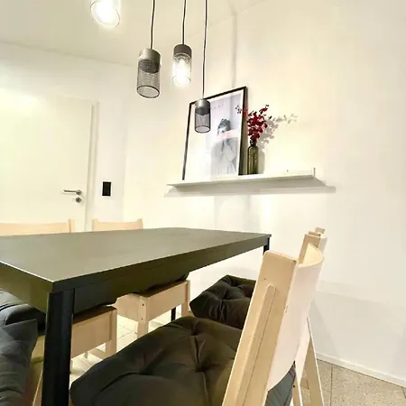 Apartment Geraeumiges In